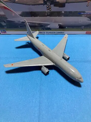 하세가와 1/200 KC-767 완성품