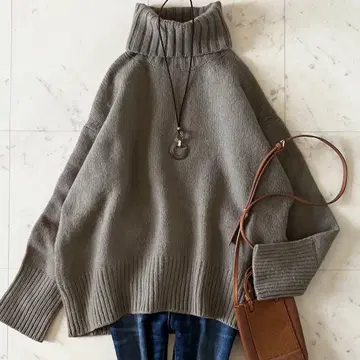 새상품급*갤러리 바이 파인울 하이넥 니트 M 스모키 카키 계열