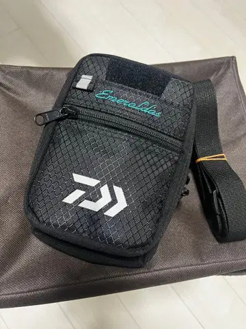 다이와(DAIWA) 에메랄다스 택티컬 랑간 슬림 백(B)