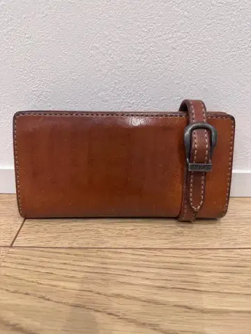 FUNNY 장지갑 버클 포함