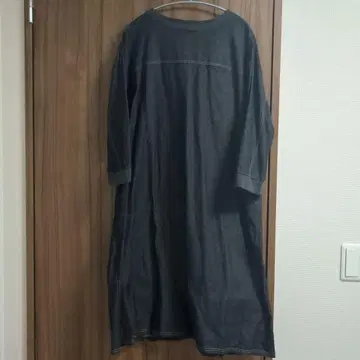 LUPILIEN 다크 그레이 긴팔 원피스