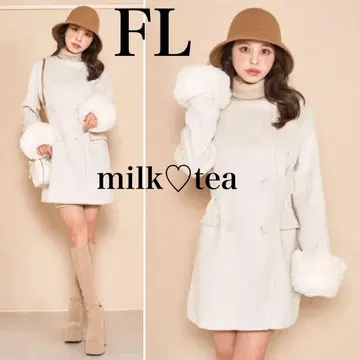 택 포함 새상품 다리치 소매 퍼 체크 디자인 코트 FL 아이보리