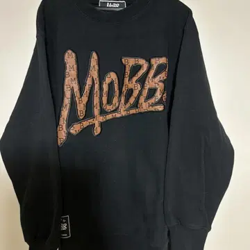MOBB 블랙 맨투맨 트레이닝복