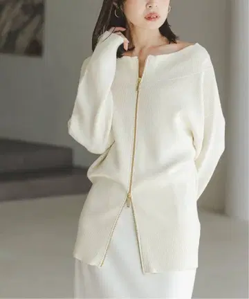프론트 지퍼 보트넥 니트 화이트