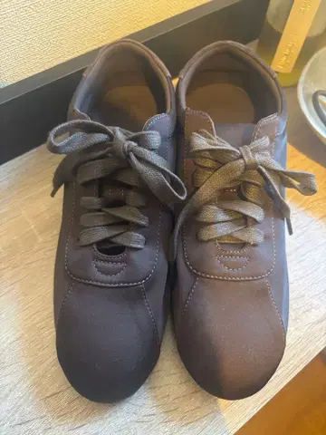 Studio Doe 스니커즈