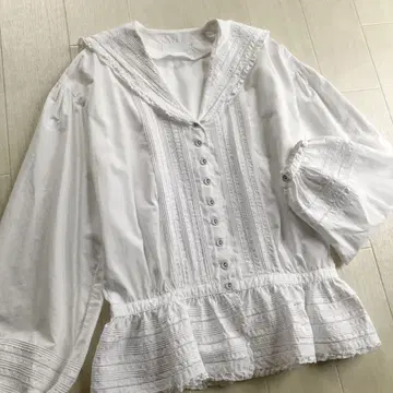 핑크하우스 세일러 카라 핀턱 끼움 레이스 화이트 블라우스