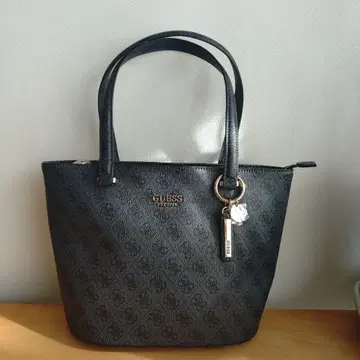 GUESS 블랙 토트백