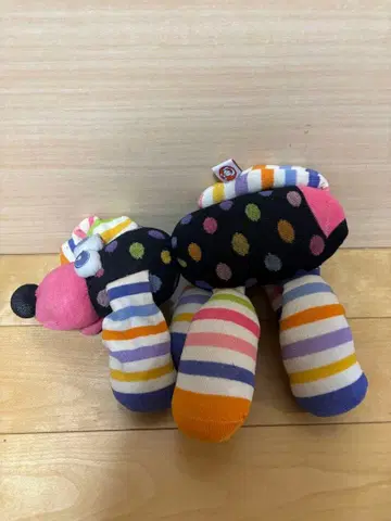 컬러풀한 강아지 모양 봉제 인형