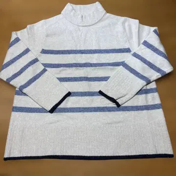 포근한 보더 스웨터