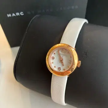 MARC BY MARC JACOBS 마크제이콥스 손목시계