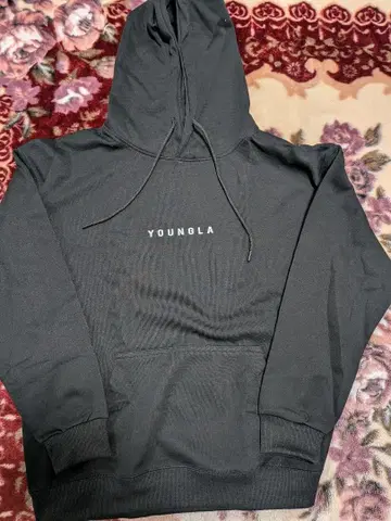YOUNGLA 블랙 후드티 후드 부착