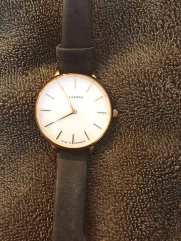 LARSEN 손목시계 블랙 가죽