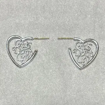 Girls Don't Cry 하트형 실버 귀걸이 (캐치 없음)