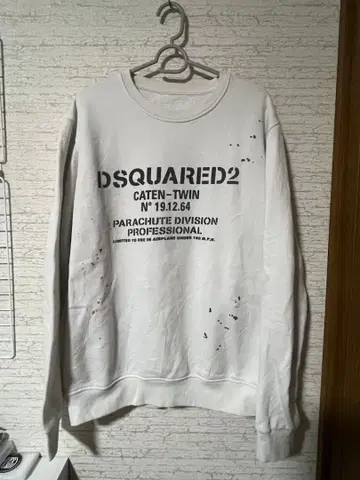 디스퀘어드 맨투맨