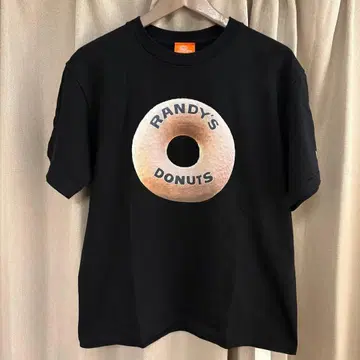 랜디스 도넛츠 T셔츠 블랙