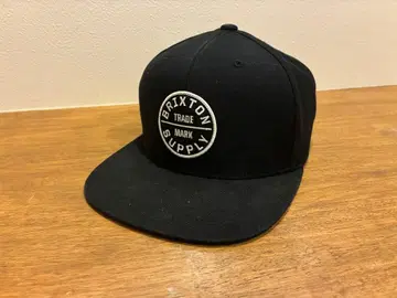 브릭스턴 블랙 스냅백 캡
