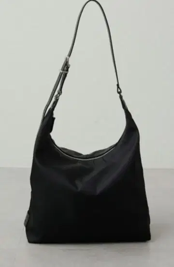 2.718 개럴개런트 나일론 숄더백