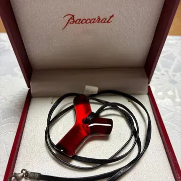 Baccarat 빨간색 크리스탈 목걸이