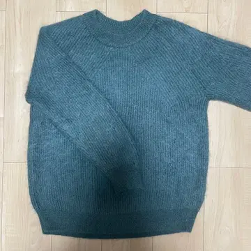 BATONER 시그니처 크루넥 모헤어 니트 스웨터 블루