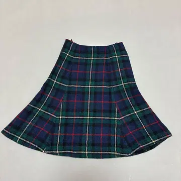 Yorkland 타탄 체크 무릎 기장 플레어 스커트