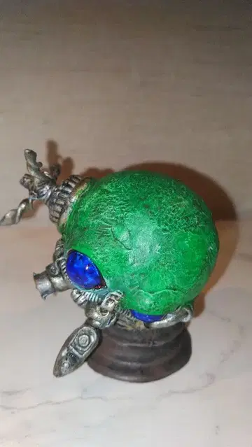 스팀펑크풍 구체 잠수함 입상