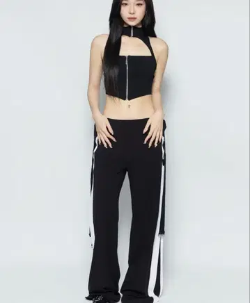 Red Thread S loose fit contrast pants