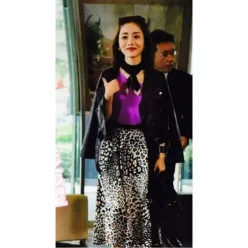 Laguna moon 페이크 스웨이드 미디 스커트