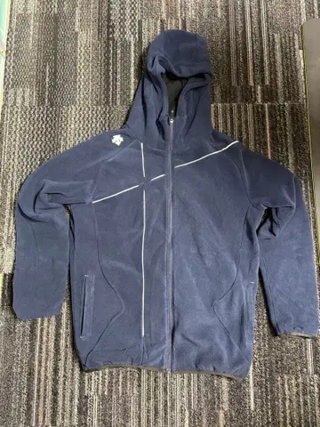 DESCENTE 후드 부착 플리스 충전솜 L 네이비