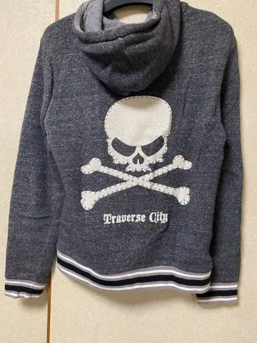 스컬 디자인 그레이 후드티 L 사이즈