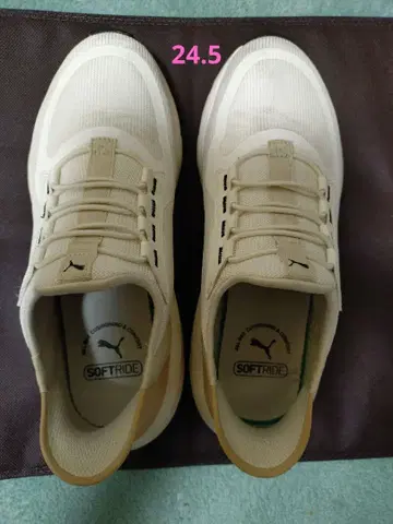 푸마 스니커즈 이즈인 24.5 화이트