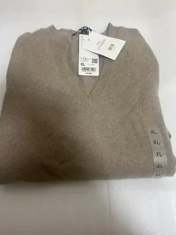 [미사용 새상품] 유니클로 캐시미어 V넥 스웨터 XL 베이지