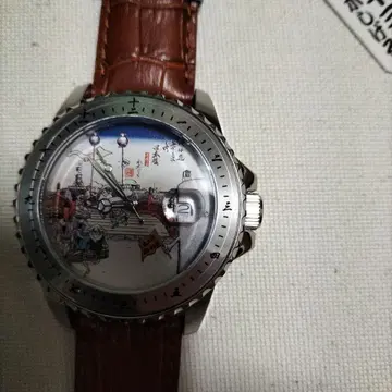 일본제 아날로그 손목시계 전통적인 디자인