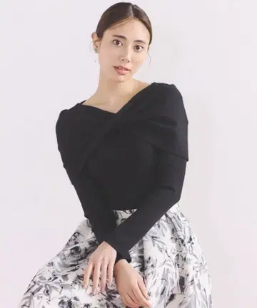 [ CELFORD ] 트위스트 케이프 니트 풀오버