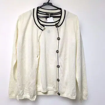 미사용 새상품 온워드 아이보리 니트 가디건 긴팔 앙상블