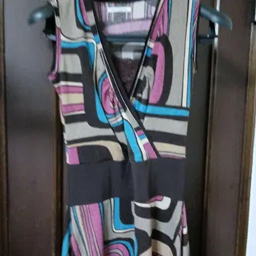 아모아르카프리스 기하학 패턴 슬리브리스 원피스