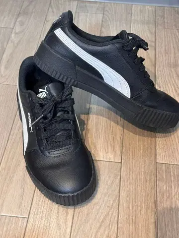 PUMA 블랙 캐주얼 스니커즈 22.5cm