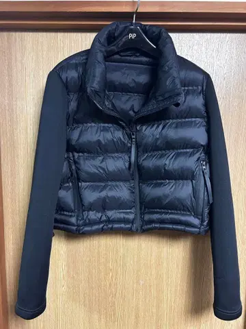 ZARA 블랙 숏 기장 다운 자켓