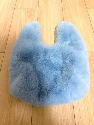 스카이블루 토끼 귀 핸드백