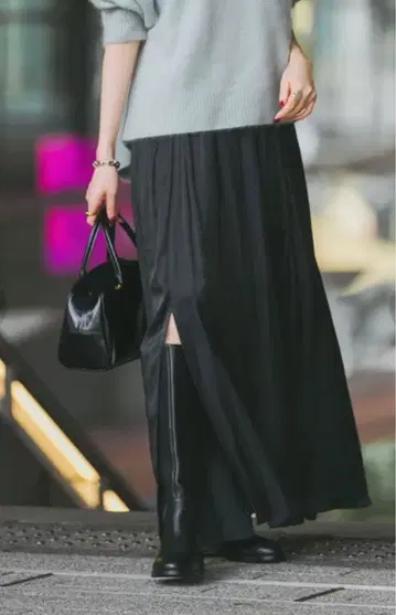 [ Noble ] 브라이트 새틴 프론트 슬릿 개더 스커트 36 사이즈