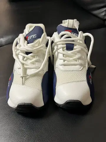 BH ZPE 화이트/네이비 하이컷 스니커즈