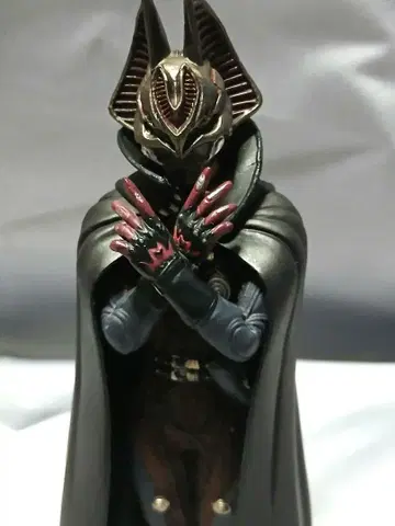 쇼커 괴인 박쥐 망토 포함 피규어