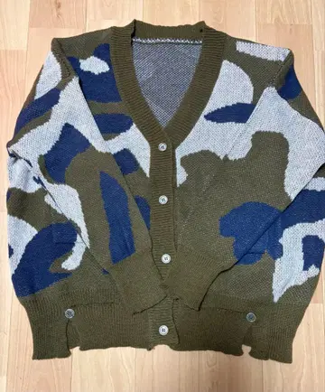 카모 패턴 V넥 가디건