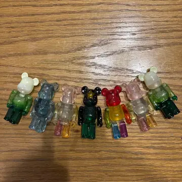 베어브릭 8체 세트 크리스마스 디자인 포함