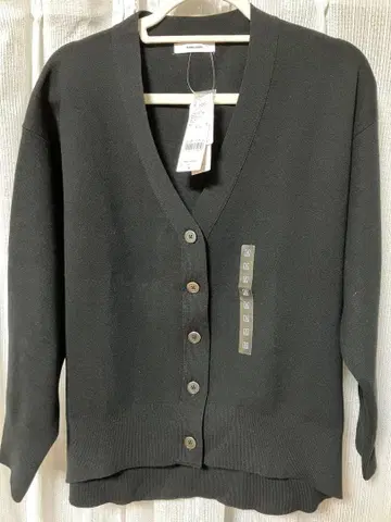 맨투맨 라이크 V넥 가디건 블랙