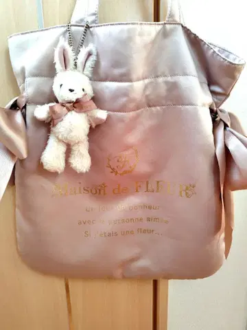 메종 드 플뢰르 토트백 더블 리본 토끼 참 새틴