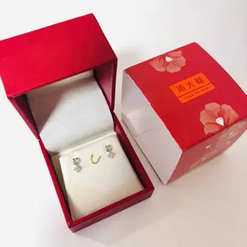 주대복 CHOW TAI FOOK 귀걸이