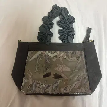 이타백 자카마트 A4 블랙 프릴 토트