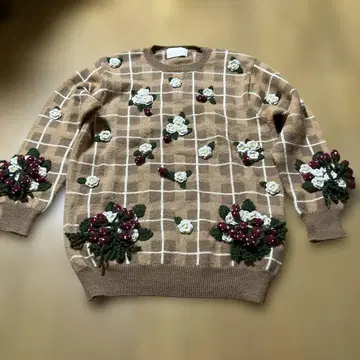 리퍼블릭 가디건 폼폼 꽃 자수 패턴