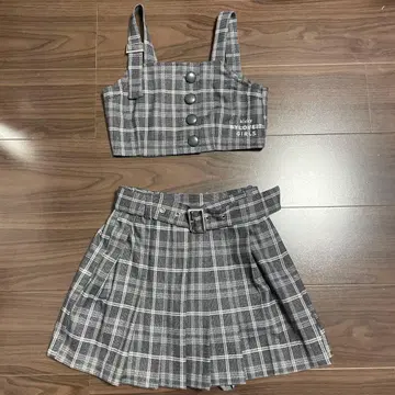 그레이 계열 체크 셋업 스커트