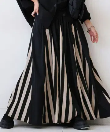 안티카 스트라이프 롱 스커트 모드
